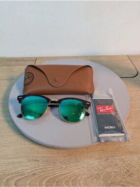 Ray-Ban RB3016 Clubmaster Tortoise on Gold Mirror Green Lenses Sunglasses Case